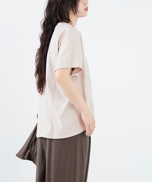 MICA&DEAL(マイカ&ディール)の「ルーズドルマンTシャツ(Tシャツ/カットソー・レディース・ワインレッド/グレイッシュベージュ/ホワイト・FREE)」の6枚目の写真