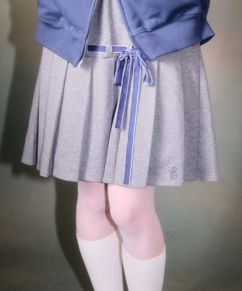twins（nemne store）（ツインズ）の「Ribbon Pleated One-Piece（ワンピース・レディース・チャコール/グレー系・フリー）」の11枚目の写真