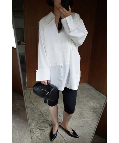 RIM.ARK(リムアーク)の「Pin-tuck kaftan(ピンタック カフタン)(その他トップス・レディース・グレー/ブラック/ホワイト・FREE)」の1枚目の写真