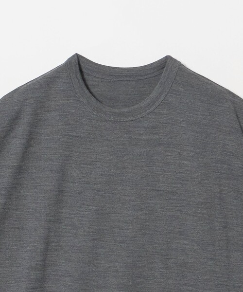 SLOANE(スローン)の「【一部別注】<SLOANE>クルーネック Tシャツ(ニット/セーター・レディース・グレー系/オフホワイト・1)」の4枚目の写真