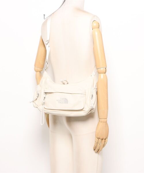 THE NORTH FACE(ザノースフェイス)の「THE NORTH FACE(ザ・ノースフェイス)/2WAY 軽量 ミニショルダー ハンドバッグ ホーボーバッグ/BONNEY HOBO BAG MINI(ショルダーバッグ・レディース・ブルー/グレー/ブラック/クリーム・FREE)」の13枚目の写真