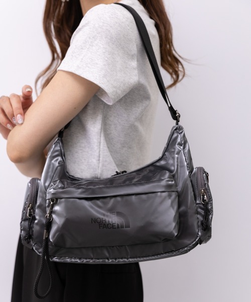 THE NORTH FACE(ザノースフェイス)の「THE NORTH FACE(ザ・ノースフェイス)/2WAY 軽量 ミニショルダー ハンドバッグ ホーボーバッグ/BONNEY HOBO BAG MINI(ショルダーバッグ・レディース・ブルー/グレー/ブラック/クリーム・FREE)」の2枚目の写真