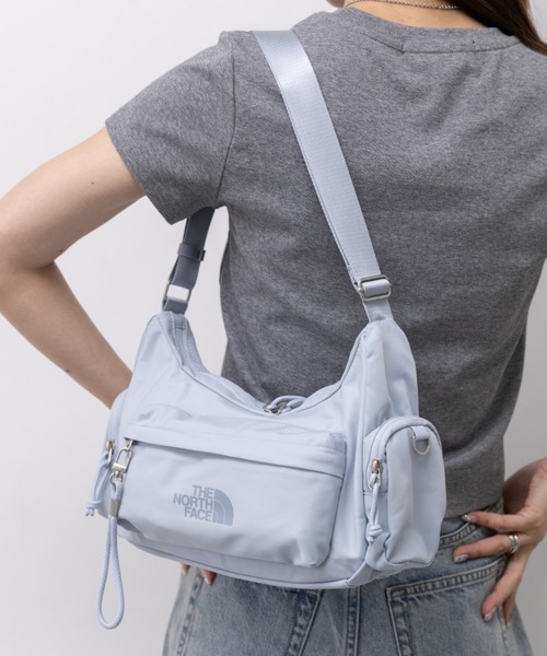 THE NORTH FACE(ザノースフェイス)の「THE NORTH FACE(ザ・ノースフェイス)/2WAY 軽量 ミニショルダー ハンドバッグ ホーボーバッグ/BONNEY HOBO BAG MINI(ショルダーバッグ・レディース・ブルー/グレー/ブラック/クリーム・FREE)」の4枚目の写真