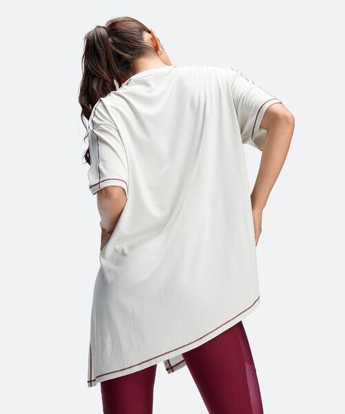 UNDER ARMOUR(アンダーアーマー)の「UAテック オーバーサイズド タイド アップ ショートスリーブ Tシャツ(トレーニング/レディース)(Tシャツ/カットソー・レディース・オフホワイト・L/XL/M/S)」の2枚目の写真