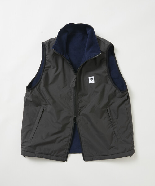 Columbia(コロンビア)の「限定展開 Columbia×FREAK'S STORE 別注 インペリアルパーク ワンポイントロゴ リバーシブル ベスト(ブルゾン・メンズ・ブラック/チャコールグレー/ベージュ・MEDIUM/LARGE/X-LARGE/SMALL)」の6枚目の写真