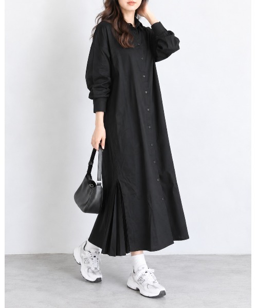 FAZVY(ファズビー)の「後ろ姿までドラマティック バックプリーツロングシャツ(ワンピース・レディース・グレー/ブラック/ホワイト・L/M)」の4枚目の写真