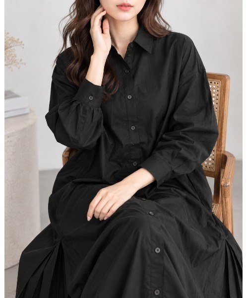 FAZVY(ファズビー)の「後ろ姿までドラマティック バックプリーツロングシャツ(ワンピース・レディース・グレー/ブラック/ホワイト・L/M)」の9枚目の写真