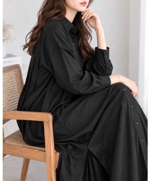 FAZVY(ファズビー)の「後ろ姿までドラマティック バックプリーツロングシャツ(ワンピース・レディース・グレー/ブラック/ホワイト・L/M)」の12枚目の写真