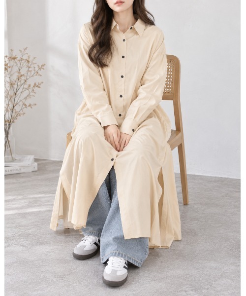 FAZVY(ファズビー)の「後ろ姿までドラマティック バックプリーツロングシャツ(ワンピース・レディース・グレー/ブラック/ホワイト・L/M)」の22枚目の写真