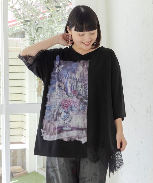 iS ScoLar（イズスカラー）の「563212：ダークファンタジー柄×レース切替プルオーバー（Tシャツ/カットソー・レディース・ブラウン/ブラック/アイボリー・M）」の2枚目の写真
