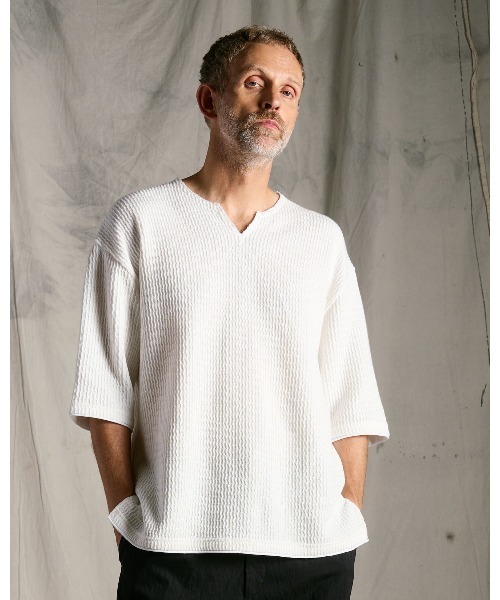 textured knit key-neck H/S