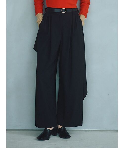 ELENDEEK(エレンディーク)の「【井関かおりコラボ】バックドレープワイドパンツ(その他パンツ・レディース・ベージュ/ブラック・1/2)」の8枚目の写真