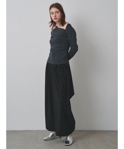 ELENDEEK(エレンディーク)の「【井関かおりコラボ】バックドレープワイドパンツ(その他パンツ・レディース・ベージュ/ブラック・1/2)」の13枚目の写真