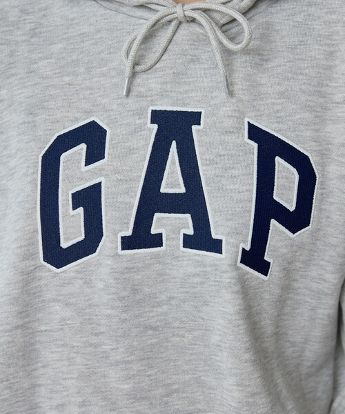 GAP(ギャップ)の「PUBLUX × GAP/ギャップ 別注 バルーン ドッキング ロゴ フーディー 限定展開(スウェット・レディース・ネイビー/グレー/チャコールグレー・フリ-)」の7枚目の写真