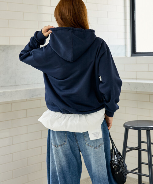 GAP(ギャップ)の「PUBLUX × GAP/ギャップ 別注 バルーン ドッキング ロゴ フーディー 限定展開(スウェット・レディース・ネイビー/グレー/チャコールグレー・フリ-)」の10枚目の写真