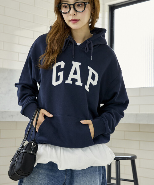 GAP(ギャップ)の「PUBLUX × GAP/ギャップ 別注 バルーン ドッキング ロゴ フーディー 限定展開(スウェット・レディース・ネイビー/グレー/チャコールグレー・フリ-)」の15枚目の写真