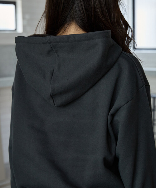 GAP(ギャップ)の「PUBLUX × GAP/ギャップ 別注 バルーン ドッキング ロゴ フーディー 限定展開(スウェット・レディース・ネイビー/グレー/チャコールグレー・フリ-)」の21枚目の写真