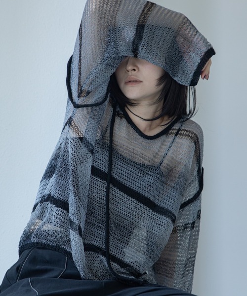 VACANCY(ヴァカンシー)の「【VACANCY公式商品】ドロストアシメ透かし編みシアートップス(ニット/セーター・メンズ・ボルドー/ブルー/ブラック/ピンク・FREE)」の2枚目の写真