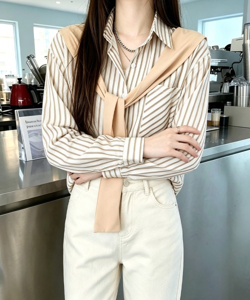 Miniministore（ミニミニストア）の「レイヤード風ストライプシャツ胸ポケット服（シャツ/ブラウス・レディース・グリーン/ベージュ/ネイビー/グレー・FREE）」の8枚目の写真