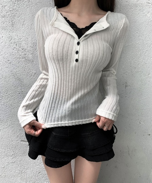 VEILA(ヴェイラ)の「レイヤードヘンリーネックニット(ニット/セーター・レディース・ホワイト/ブラック/グレー・S/M/L)」の5枚目の写真