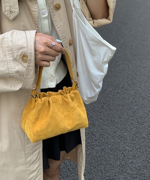 Ritzy(リッツィー)の「2way フェイクスエード ギャザーミニショルダーバッグ ハンドバッグ(ショルダーバッグ・レディース・レッド/モカ/マスタード・FREE)」の3枚目の写真