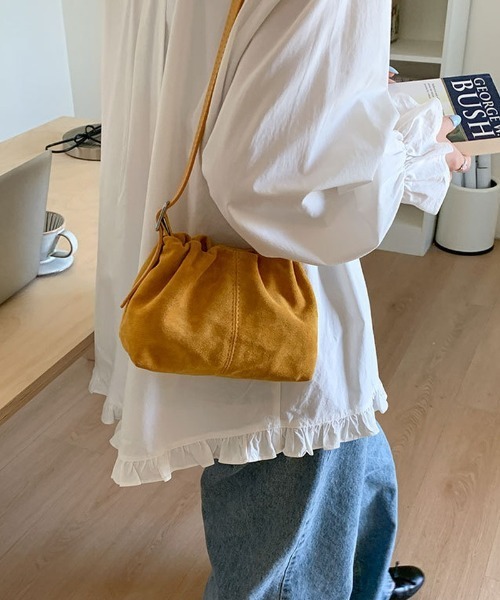 Ritzy(リッツィー)の「2way フェイクスエード ギャザーミニショルダーバッグ ハンドバッグ(ショルダーバッグ・レディース・レッド/モカ/マスタード・FREE)」の8枚目の写真