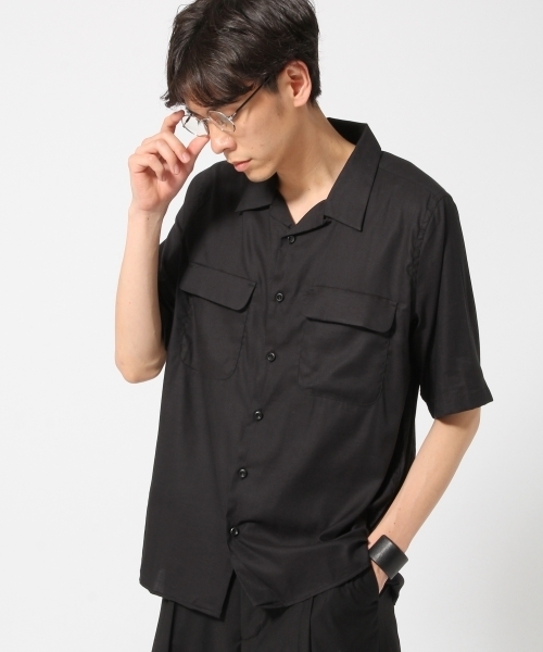 HARE（ハレ）の「オープンネックサテンシャツ(HARE)（Tシャツ/カットソー・メンズ・グレー/ブラック/イエロー・MEDIUM/SMALL）」の2枚目の写真