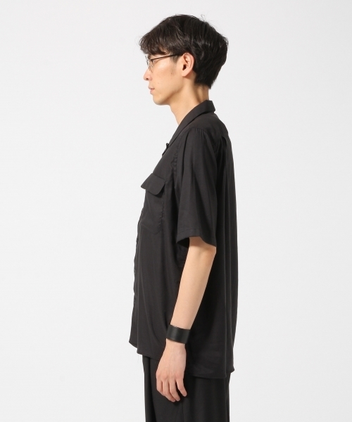 HARE（ハレ）の「オープンネックサテンシャツ(HARE)（Tシャツ/カットソー・メンズ・グレー/ブラック/イエロー・MEDIUM/SMALL）」の7枚目の写真
