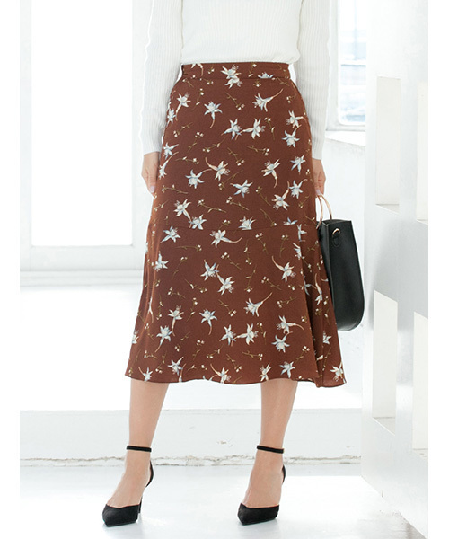 Color(カラー)の「レトロフラワーミモレ丈フレアスカート(スカート・レディース・ネイビー/ブラウン・MEDIUM)」の2枚目の写真