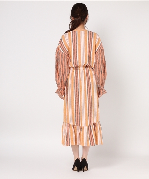 SLY（スライ）の「HAVANA STRIPE VOLUME SLEEVE OP（ワンピース・レディース・オレンジ・1/2）」の4枚目の写真