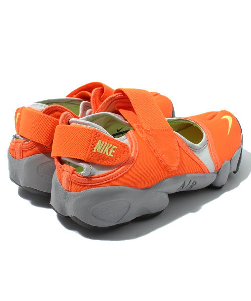 【完売品】Nike エアリフト 23cm オフノワール/オレンジチョーク 完売品】Nike エアリフト 23cm オフノワール/オレンジチョーク