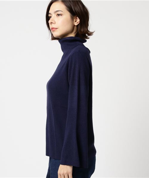 earth music&ecology（アースミュージックアンドエコロジー）の「・ベルスリーブタートルニットプルオーバー（ニット/セーター・レディース・ボルドー/ベージュ/アイボリー/杢グレー/ブラック/ネイビー・L/M）」の7枚目の写真