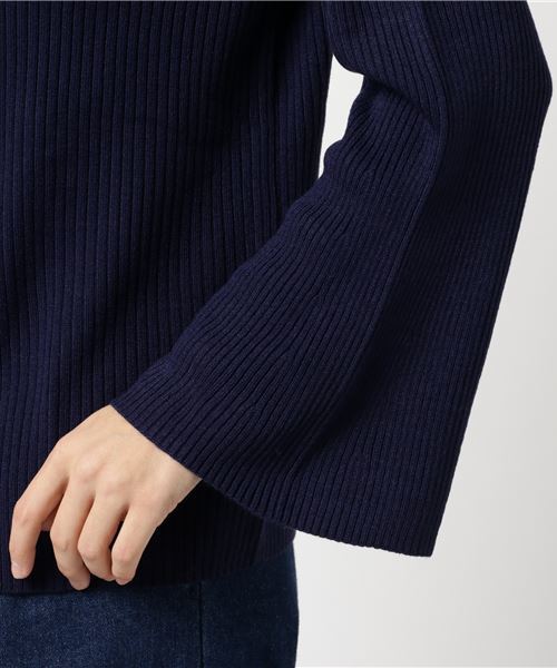 earth music&ecology（アースミュージックアンドエコロジー）の「・ベルスリーブタートルニットプルオーバー（ニット/セーター・レディース・ボルドー/ベージュ/アイボリー/杢グレー/ブラック/ネイビー・L/M）」の8枚目の写真