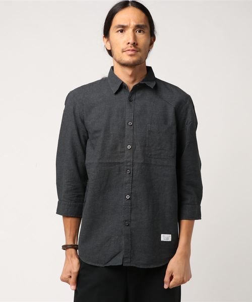 AZUL by moussy（アズールバイマウジー）の「リネンコットン七分袖シャツ（シャツ/ブラウス・メンズ・サックスブルー/オフホワイト/ネイビー/ライトカーキ/ライトブラック/ライトピンク・MEDIUM/SMALL/LARGE/X-SMALL/X-LARGE）」の2枚目の写真