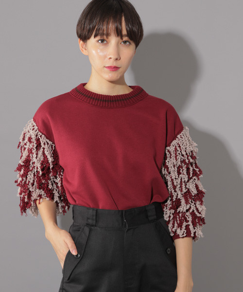 PAGEBOY(ページボーイ)の「スパイラルスリーブプルオーバー(スウェット・レディース・ブラック/オフホワイト/ボルドー・FREE)」の1枚目の写真