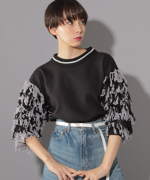 PAGEBOY(ページボーイ)の「スパイラルスリーブプルオーバー(スウェット・レディース・ブラック/オフホワイト/ボルドー・FREE)」の3枚目の写真