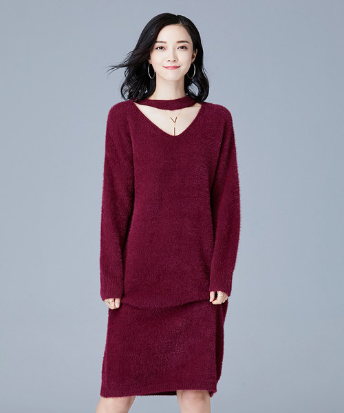 SAISON DE PAPILLON(セゾンドパピヨン)の「Vネックチョーカー風デザインシャギーニットワンピース(ワンピース・レディース・ネイビー/ブラウン/ワインレッド・M/L)」の3枚目の写真