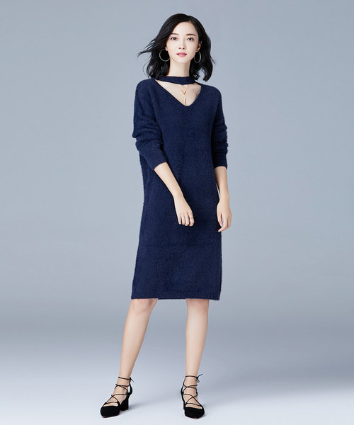 SAISON DE PAPILLON(セゾンドパピヨン)の「Vネックチョーカー風デザインシャギーニットワンピース(ワンピース・レディース・ネイビー/ブラウン/ワインレッド・M/L)」の21枚目の写真