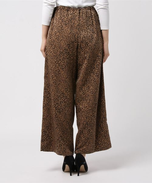 Doux archives（ドゥアルシーヴ）の「ヒョウ柄パンツ（その他パンツ・レディース・オフホワイト/キャメル・FREE）」の4枚目の写真