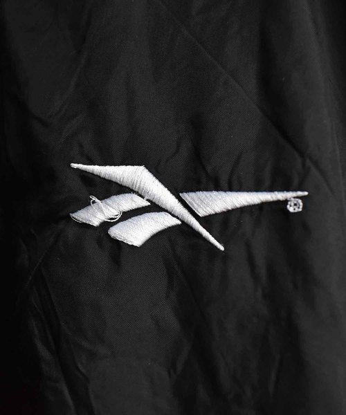 Reebok（リーボック）の「【ヴィンテージ古着】Reebok/リーボック フルジップジャケット（ナイロンジャケット・メンズ・ブラック・MEDIUM）」の2枚目の写真