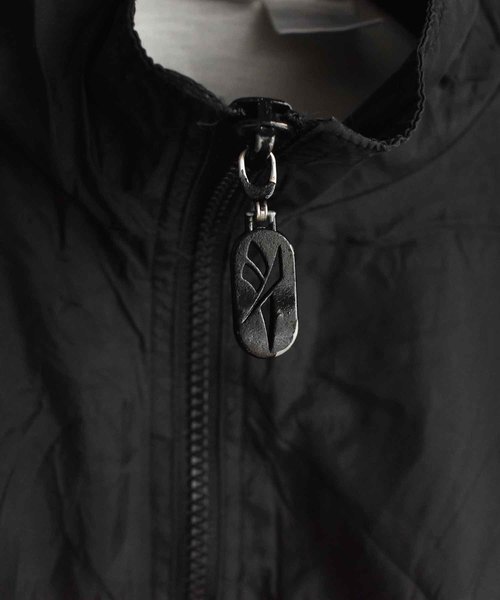 Reebok（リーボック）の「【ヴィンテージ古着】Reebok/リーボック フルジップジャケット（ナイロンジャケット・メンズ・ブラック・MEDIUM）」の3枚目の写真