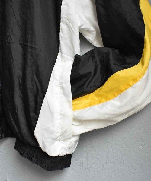 Reebok（リーボック）の「【ヴィンテージ古着】Reebok/リーボック フルジップジャケット（ナイロンジャケット・メンズ・ブラック・MEDIUM）」の5枚目の写真