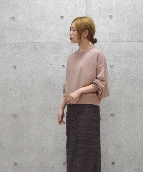 w closet（ダブルクローゼット）の「バックリボンクロップドプルオーバー（スウェット・レディース・グレイッシュベージュ/スミクロ/オフホワイト・FREE）」の8枚目の写真