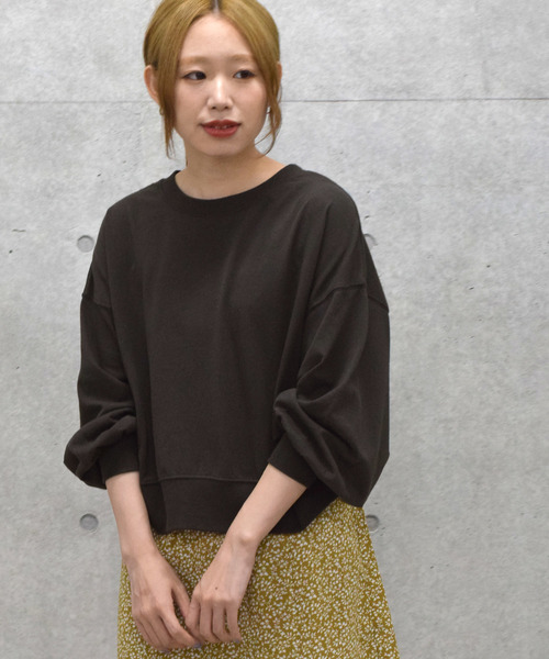 w closet（ダブルクローゼット）の「バックリボンクロップドプルオーバー（スウェット・レディース・グレイッシュベージュ/スミクロ/オフホワイト・FREE）」の13枚目の写真