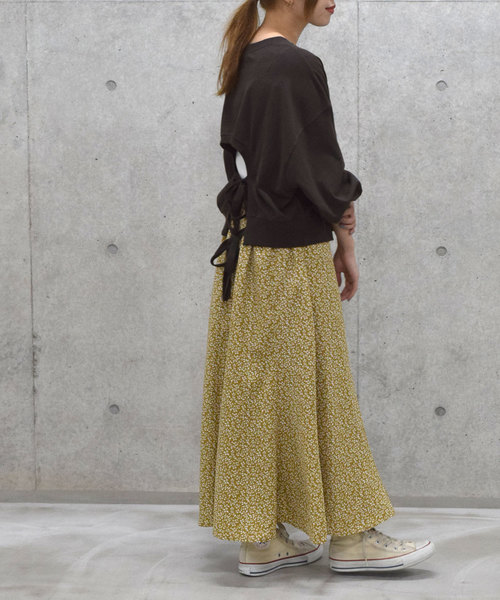 w closet（ダブルクローゼット）の「バックリボンクロップドプルオーバー（スウェット・レディース・グレイッシュベージュ/スミクロ/オフホワイト・FREE）」の14枚目の写真