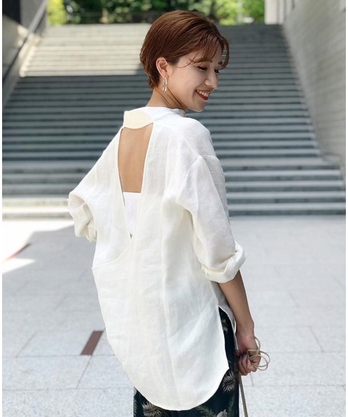 TODAYFUL バックオープンリネンシャツ　白　キナリ　オーバーサイズ TODAYFUL（トゥデイフル）の「バックオープンリネンシャツ