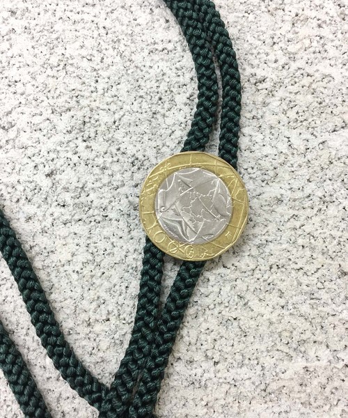 Pledge（プレッジ）の「【Ky】【Pledge（プレッジ）】イタリアコインループタイ（ネックレス・メンズ・ブラック/ブラウン/ベージュ/グリーン/ネイビー/ワインレッド/ブラック系その他/ブルー系その他/ブラウン系その他/ワイン系・FREE）」の12枚目の写真