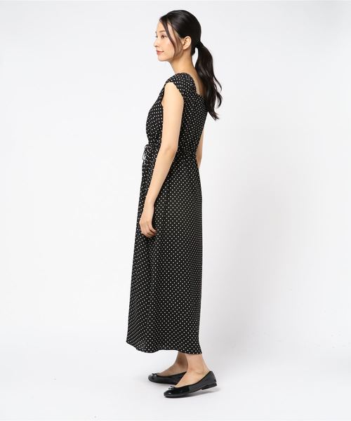 Cheek(チーク)の「スクエアネックボタンワンピース(ワンピース・レディース・オフホワイト/ブラック/ブラウン・MEDIUM)」の4枚目の写真