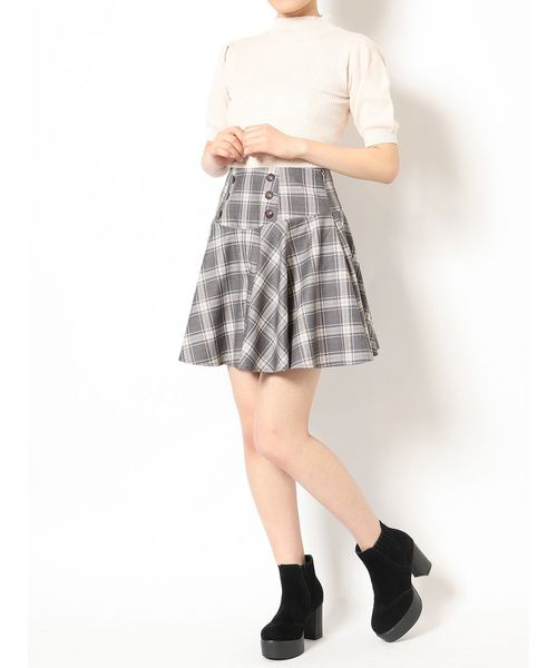 dazzlin(ダズリン)の「スクールチェックフレアショートパンツ(その他パンツ・レディース・ベージュ/グレー・SMALL/MEDIUM)」の10枚目の写真