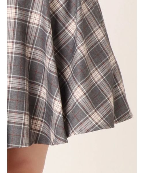 dazzlin(ダズリン)の「スクールチェックフレアショートパンツ(その他パンツ・レディース・ベージュ/グレー・SMALL/MEDIUM)」の16枚目の写真